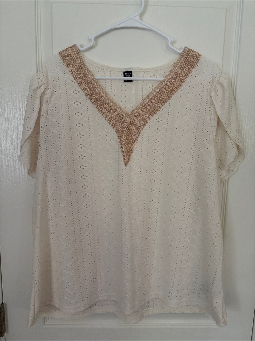 SHEIN Curve Cream Eyelet V-Neck Tunic Rose Gold Trim Detail Womens 1X Shirt Top